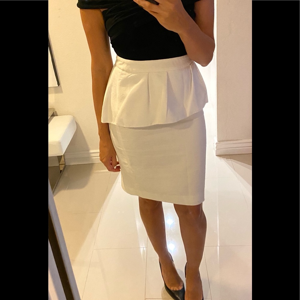 LIKE NEW! GORG white peplum Mango skirt S